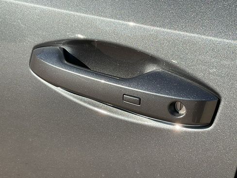 Used 2025 Nissan Kicks SV image 10