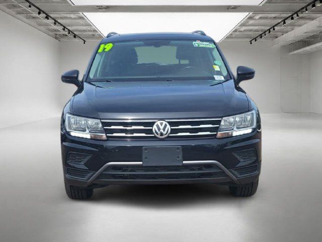 Used 2019 Volkswagen Tiguan SE w/ Panoramic Sunroof Package AWD/4WD image 9