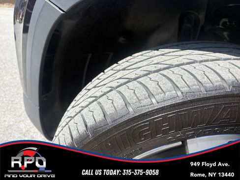 Used 2023 Volkswagen Taos SE image 11