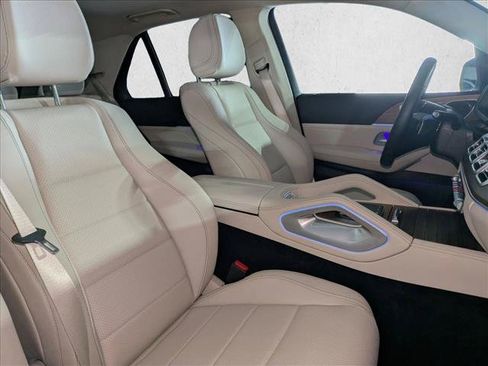 Certified 2025 Mercedes-Benz GLE 350 4MATIC w/ Winter Package image 23