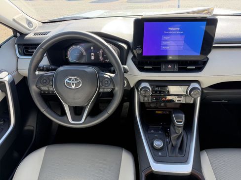 Used 2024 Toyota RAV4 Limited image 29