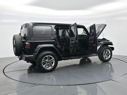 Used 2020 Jeep Wrangler Unlimited Sahara image 40