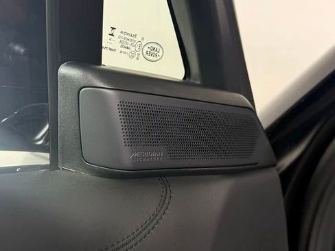 New 2025 Land Rover Range Rover SV image 28