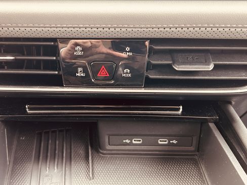 Certified 2025 Volkswagen Atlas Peak Edition SE image 16