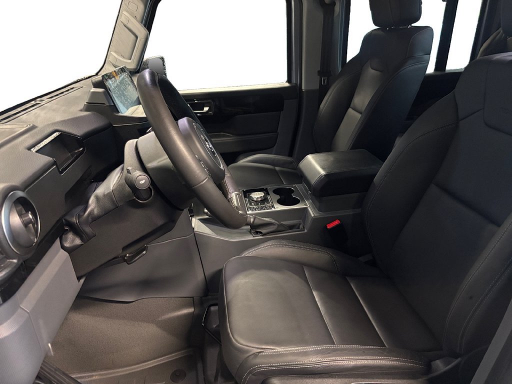 Used 2025 INEOS Grenadier Quartermaster AWD/4WD image 9
