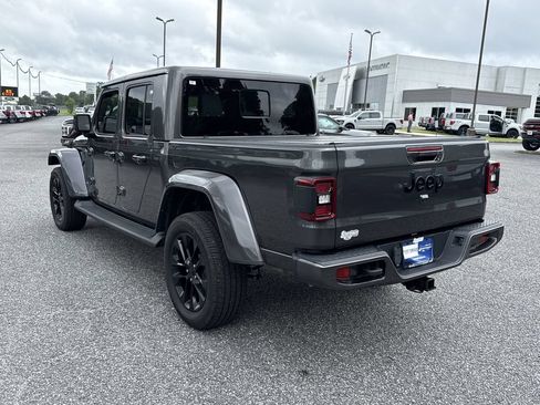 Used 2021 Jeep Gladiator Overland AWD/4WD image 5