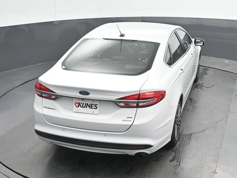 Used 2017 Ford Fusion SE w/ Fusion SE Technology Package FWD image 31
