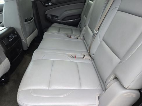 Used 2016 Chevrolet Suburban LT RWD image 17
