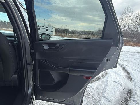 Used 2025 Ford Escape Active image 18