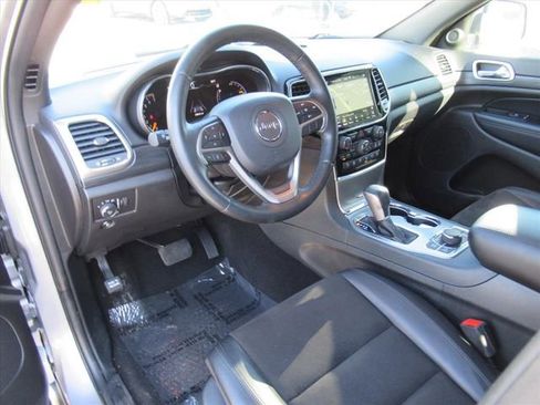 Used 2020 Jeep Grand Cherokee Laredo w/ Quick Order Package 2BN North AWD/4WD image 16