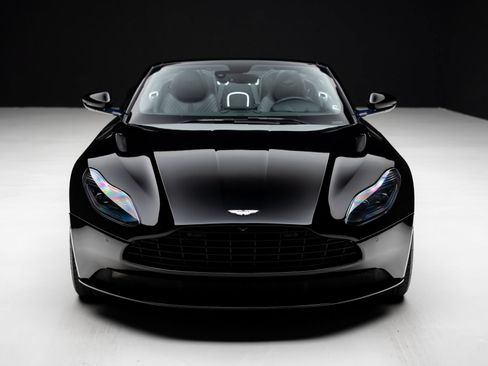 Used 2019 Aston Martin DB11 Volante RWD image 8