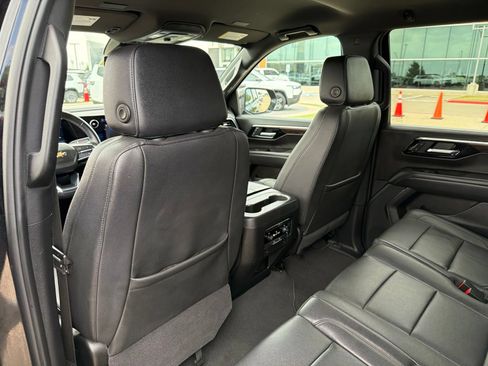 Used 2025 Chevrolet Tahoe LT RWD image 16