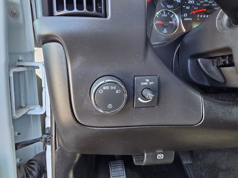 Used 2024 GMC Savana 2500 w/ Driver Convenience Package image 12