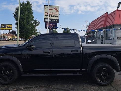 Used 2019 RAM 1500 Warlock AWD/4WD image 1