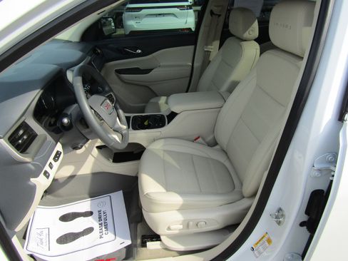 Used 2023 GMC Acadia Denali w/ Denali Ultimate Package image 14