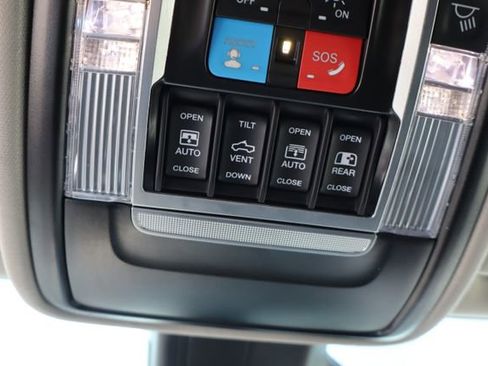 Used 2026 RAM 1500 Limited AWD/4WD image 32