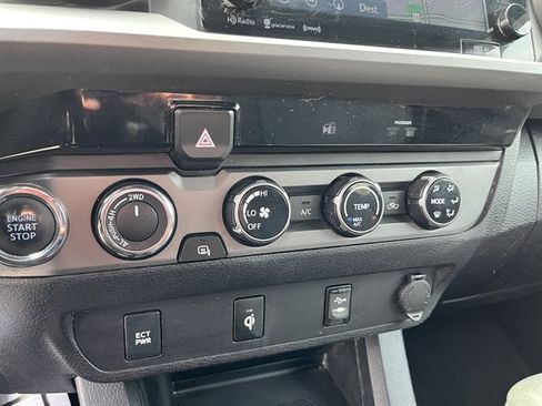 Used 2017 Toyota Tacoma TRD Sport w/ Tow Package image 25