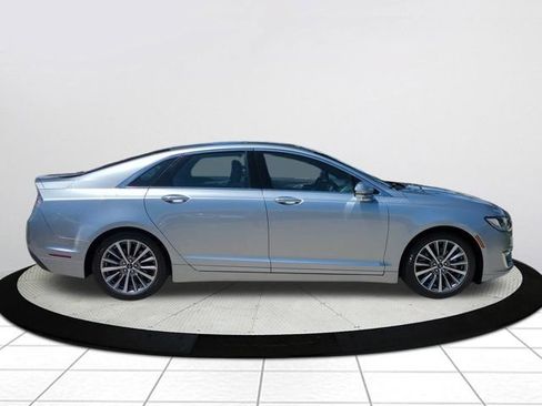Used 2020 Lincoln MKZ FWD image 2