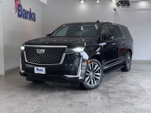 Certified 2023 Cadillac Escalade ESV Premium Luxury w/ Performance Package AWD/4WD image 2
