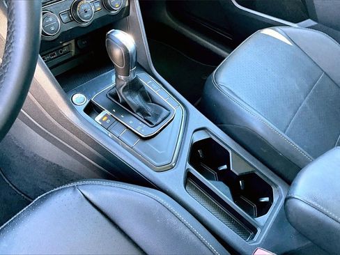 Used 2019 Volkswagen Tiguan SE image 8