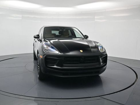 Used 2026 Porsche Macan AWD/4WD image 33
