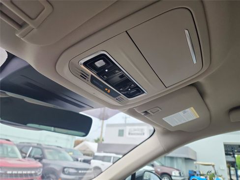 New 2025 Lincoln Nautilus Premier image 35