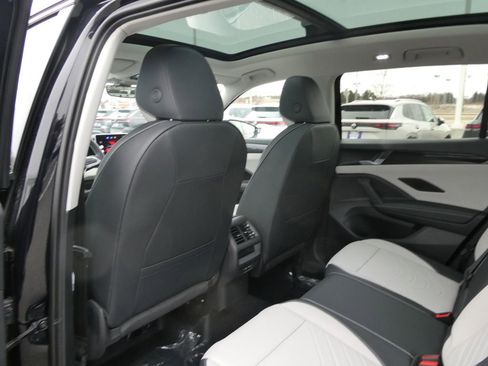 New 2026 Volkswagen Tiguan SE AWD/4WD image 6