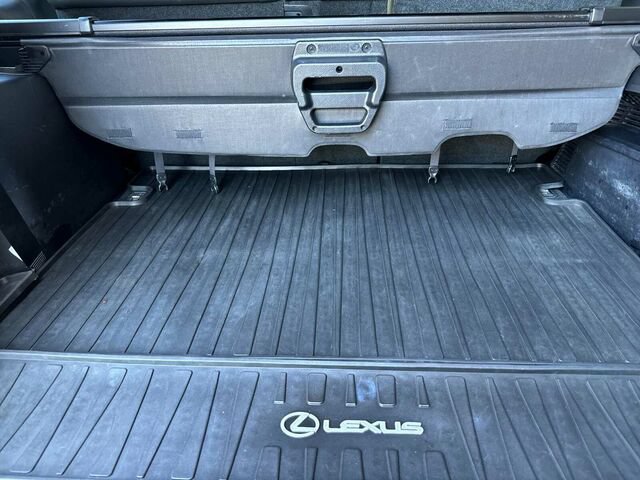 Used 2022 Lexus GX 460 w/ Black Line Special Edition AWD/4WD image 17