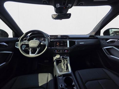 New 2025 Audi Q3 2.0T Premium image 19