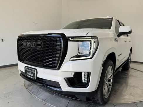 Used 2021 GMC Yukon Denali w/ Denali Premium Package AWD/4WD image 32