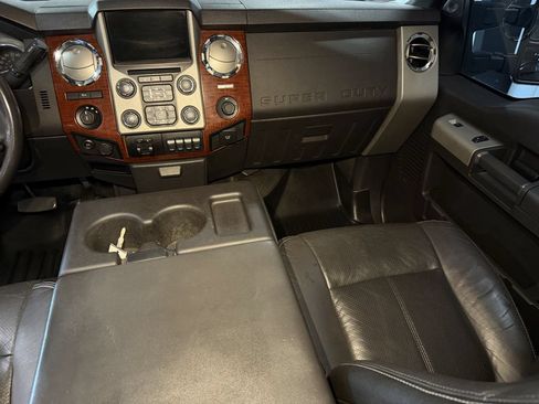 Used 2015 Ford F250 Lariat w/ Lariat Ultimate Package AWD/4WD image 33