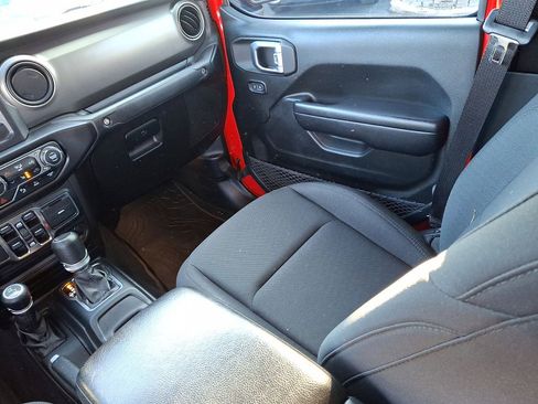 Used 2020 Jeep Gladiator Sport w/ Quick Order Package 24S image 11