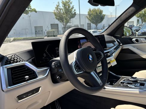 New 2027 BMW X7 xDrive40i w/ M Sport Package AWD/4WD image 16