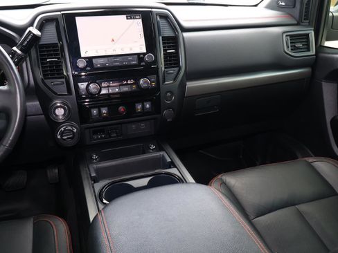 Used 2021 Nissan Titan PRO-4X w/ Pro-4x Convenience Package image 12