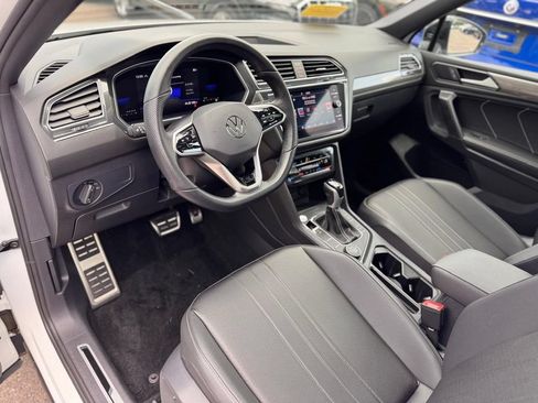 Used 2023 Volkswagen Tiguan SE R-Line AWD/4WD image 13