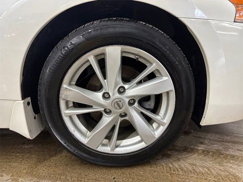 Used 2014 Nissan Altima 2.5 SV image 32