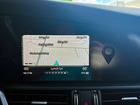 Used 2019 Alfa Romeo Giulia AWD image 35