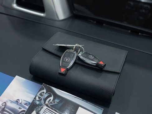 Used 2014 Mercedes-Benz SLK 55 AMG image 47