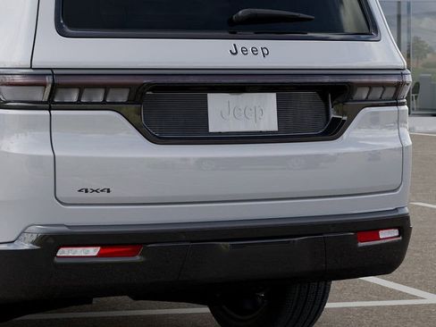 New 2026 Jeep Grand Wagoneer Limited AWD/4WD image 13