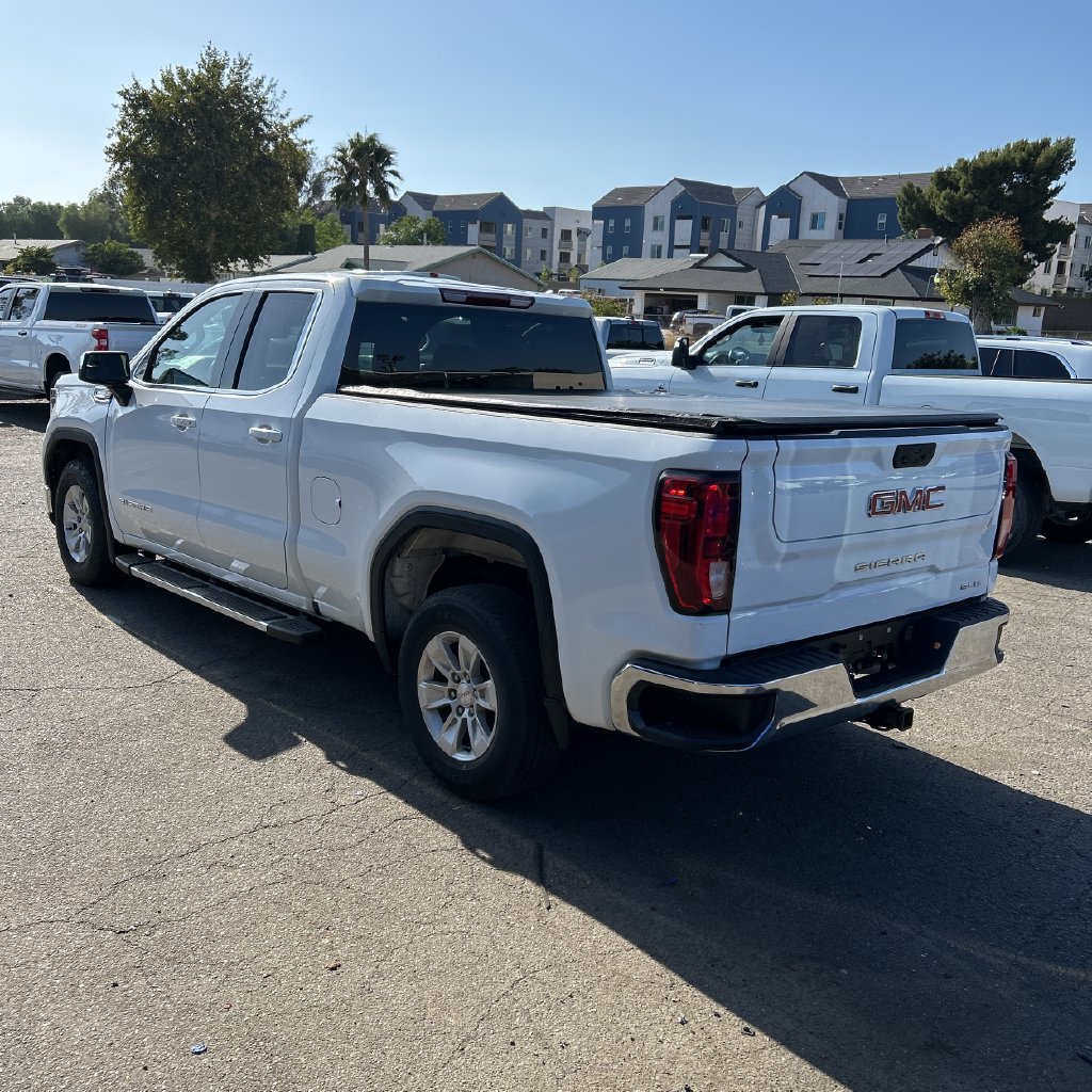 Used 2022 GMC Sierra 1500 SLE RWD image 2