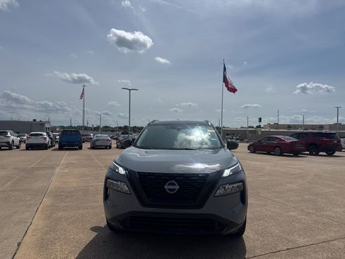 Certified 2023 Nissan Rogue SV w/ SV Premium B Package FWD image 5