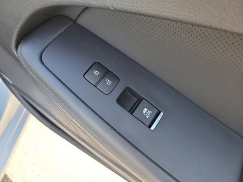 Used 2018 Genesis G80 3.8 w/ Option Group 03 image 11