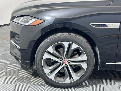 Used 2023 Jaguar F-PACE S image 10