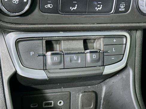 Used 2024 GMC Terrain SLE FWD image 24