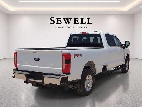 New 2026 Ford F250 XLT w/ XLT Premium Package AWD/4WD image 4