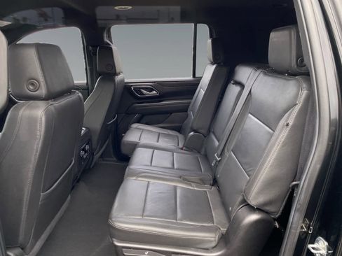 Used 2024 Chevrolet Suburban LT image 13