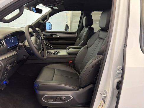 New 2026 Jeep Grand Wagoneer image 17