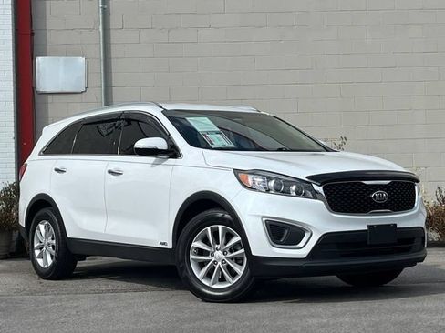 Used 2017 Kia Sorento AWD w/ LX Convenience Package image 1