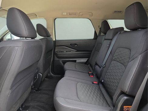 Used 2025 Nissan Pathfinder SV FWD image 11