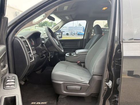 Used 2015 RAM 1500 Express RWD image 14